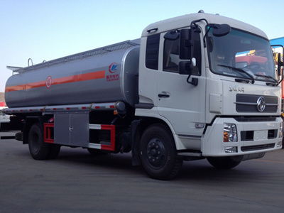 东风商用车小三轴运油车 19.6吨 滁州运输的专业选择